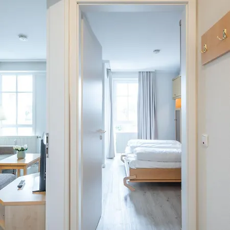 660, Seepark Apartment *